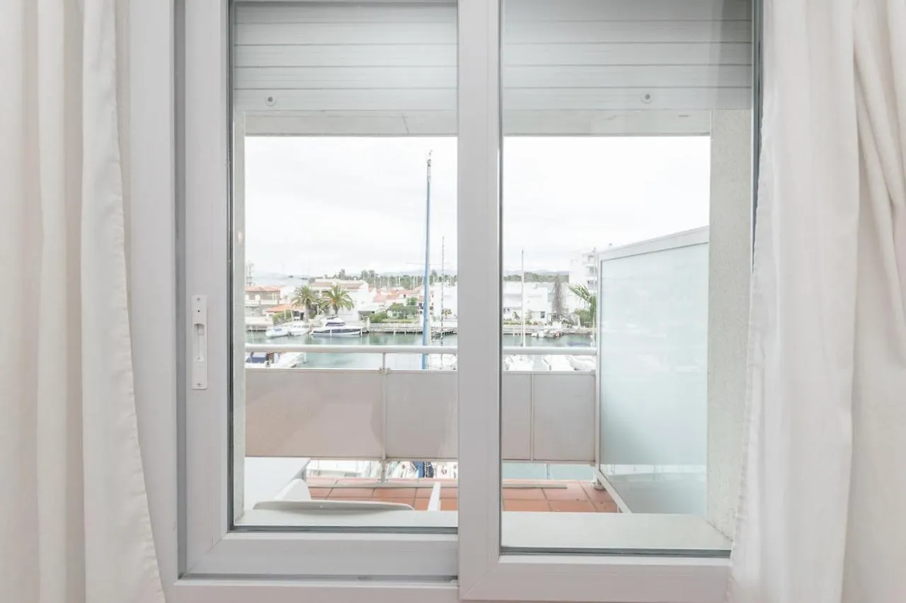 Apartamento Vista Canal Apartment Roses